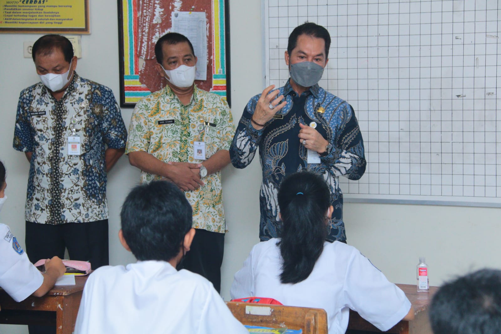 Pantau PTM, Bupati Kudus Tekankan Kebersihan Sekolah Untuk Menunjang Kesehatan
