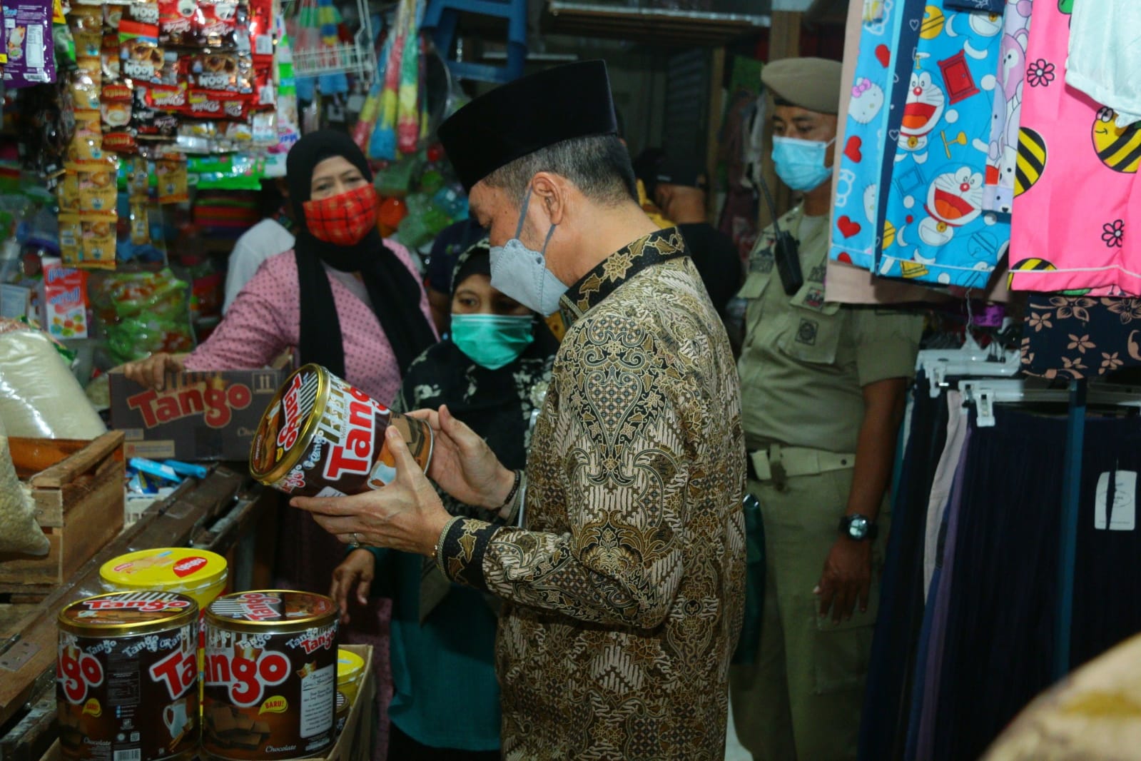 Sidak Pasar, Bupati Kudus Tekan Kenaikan Harga Melalui Distributor 