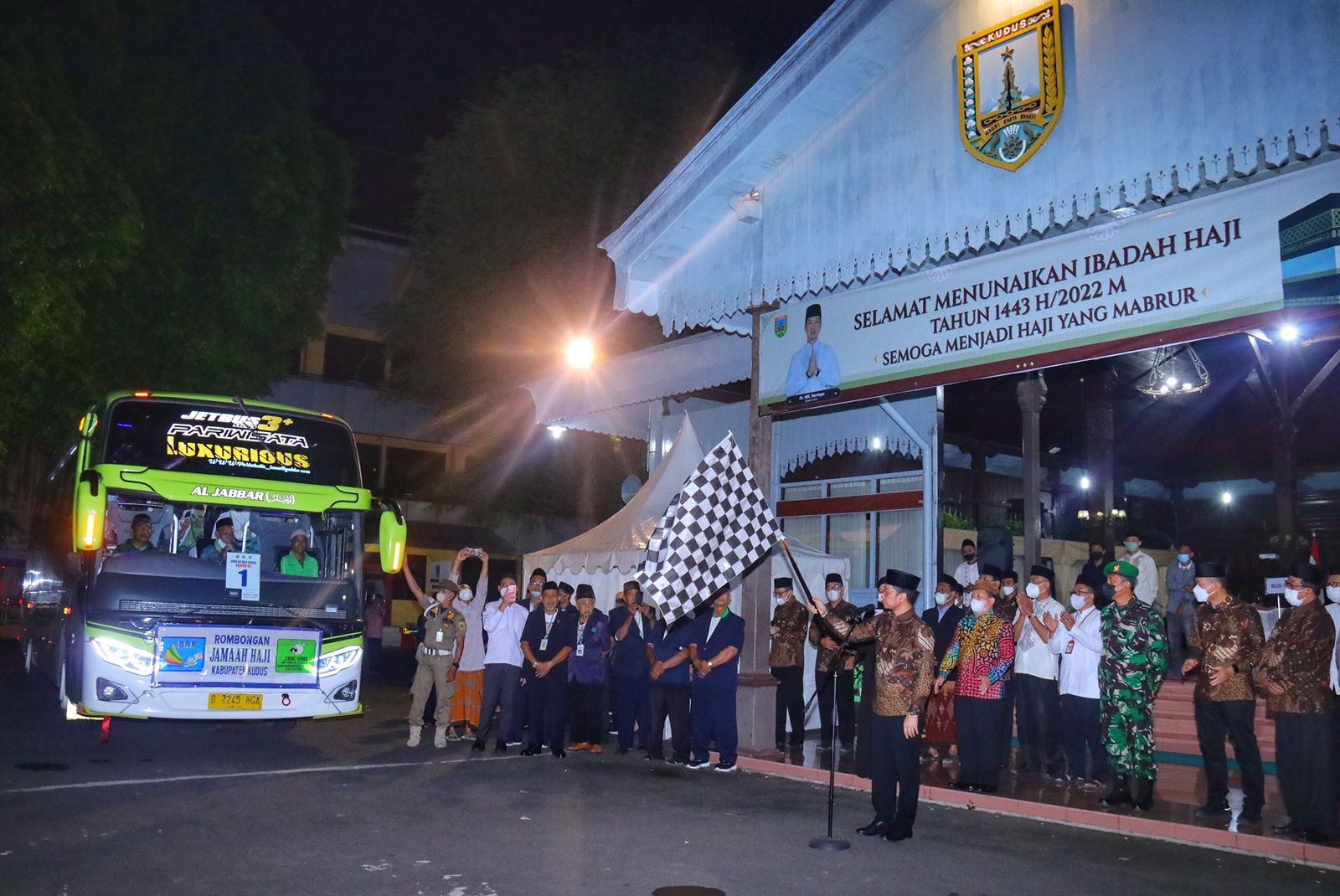 Lepas Calon Jemaah Haji, Bupati Hartopo Pesan Jaga Kondisi Fisik