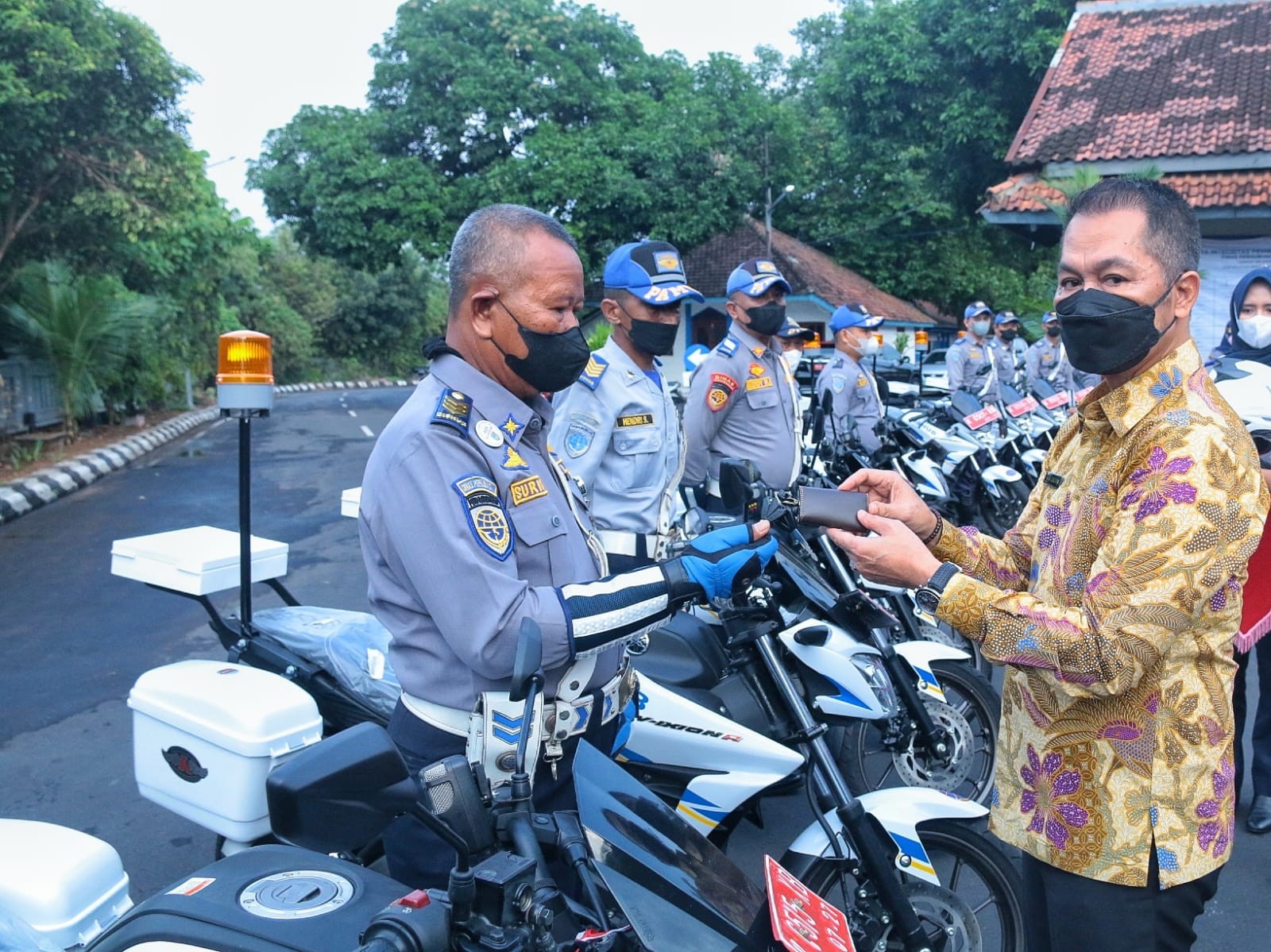 Bupati Kudus Serahkan 9 Kendaraan Dinas Untuk Tim Patwal Dishub