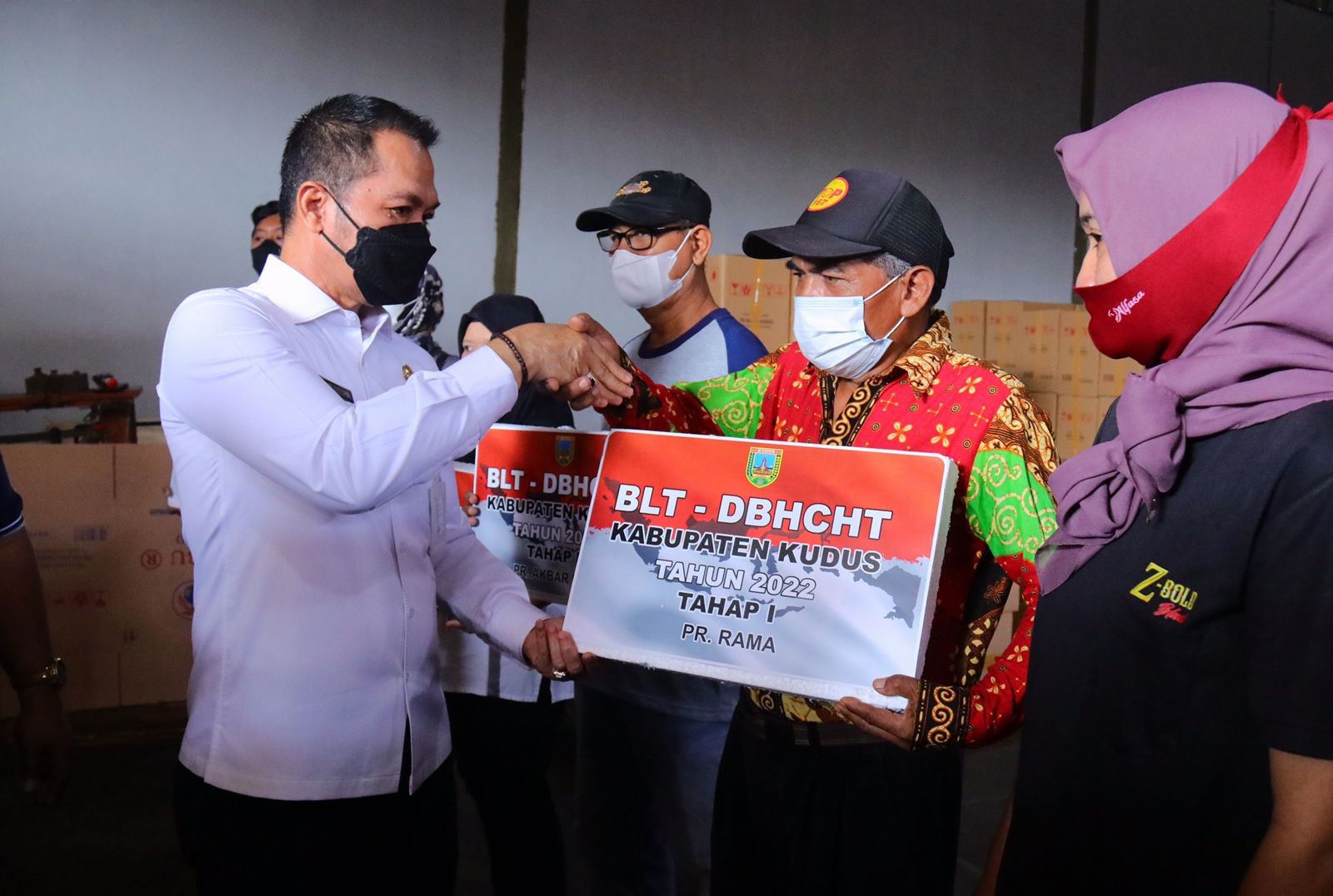 BLT Cair, Bupati Hartopo : Buruh Rokok Makin Sejahtera