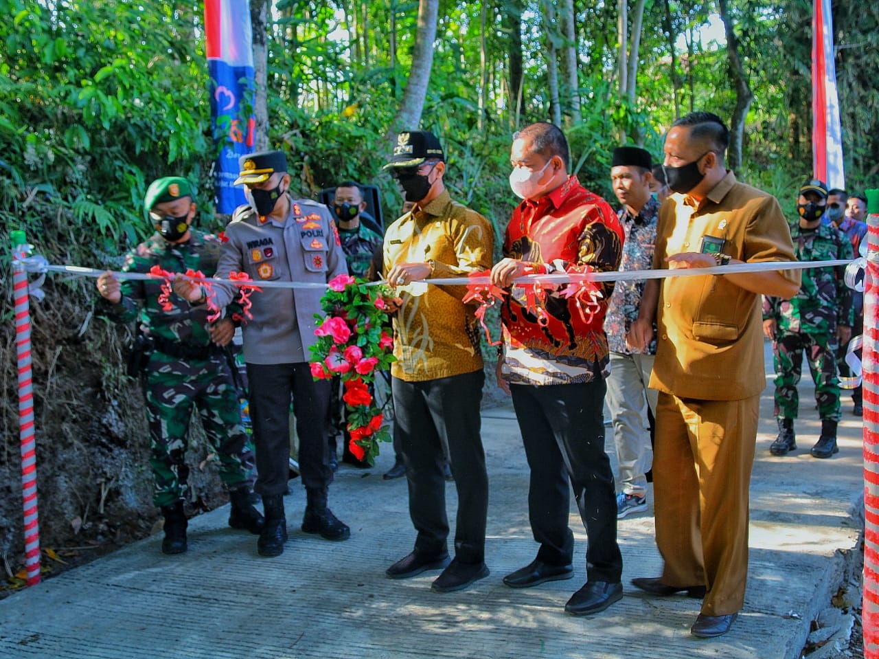 Penutupan TMMD, Bupati Hartopo : Tingkatkan Kemanunggalan Antara TNI Dengan Rakyat