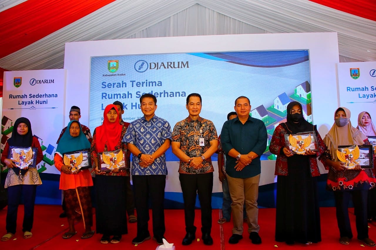 Renovasi 10 Rumah Tak Layak Huni, Bupati Kudus Apresiasi Program CSR PT. Djarum