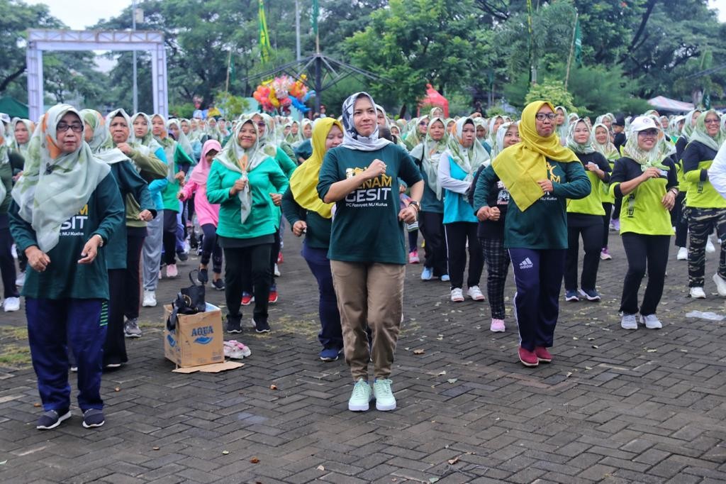 Senam Bersama Fatayat NU, Ketua PKK Kudus Serukan Penerapan Kebiasaan Hidup Sehat