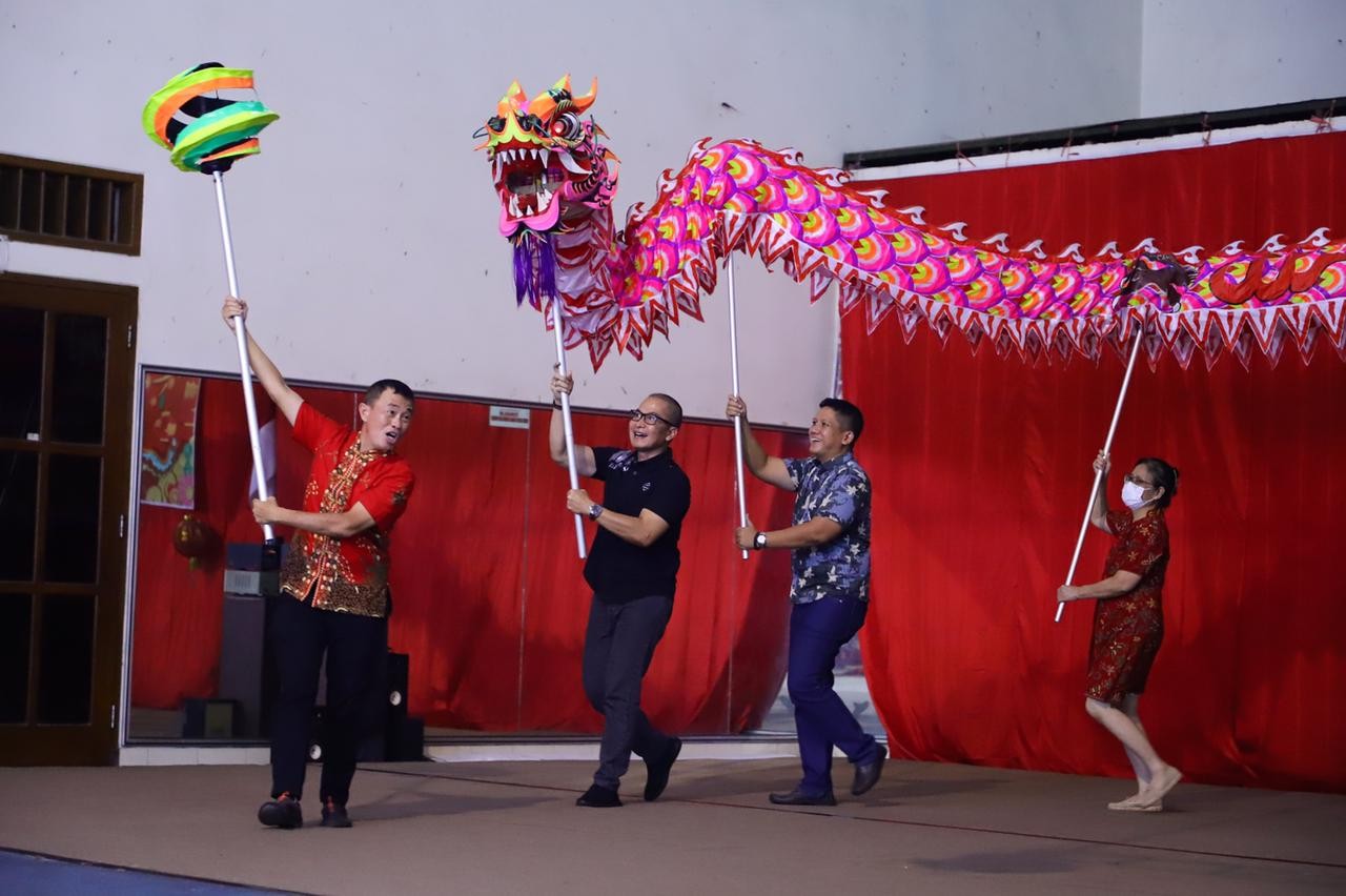 Ikut Main Liong, Bupati Kudus Meriahkan Perayaan Cap Go Meh