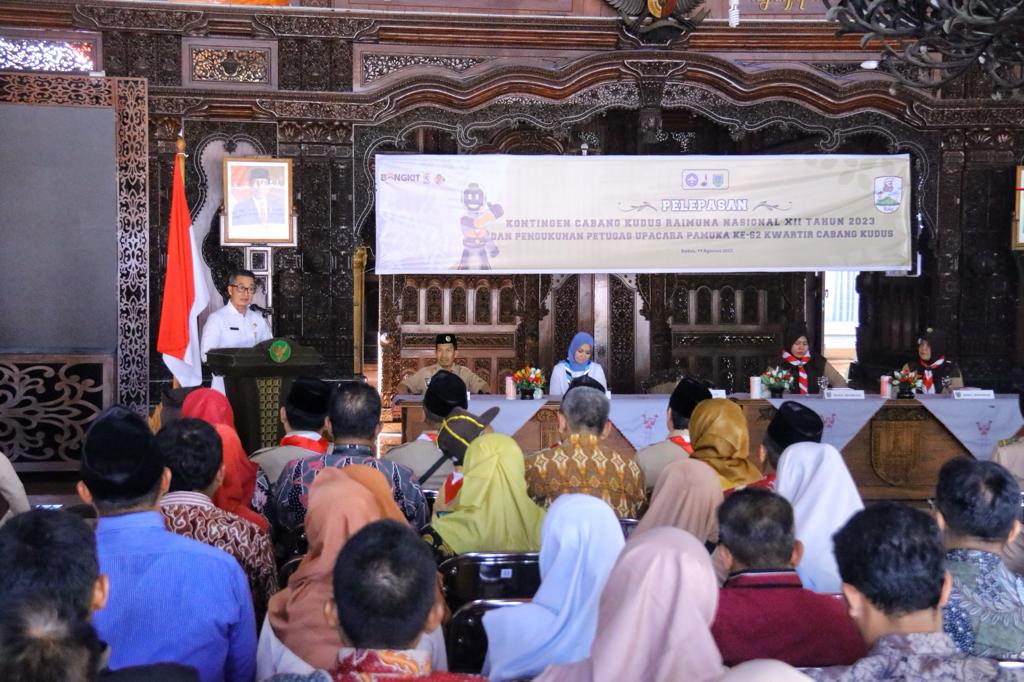 Bupati Kudus Lepas Kontingen Raimuna Nasional XII 2023 dan Kukuhkan Petugas Upacara Pramuka ke-62 Kwartir Cabang Kudus