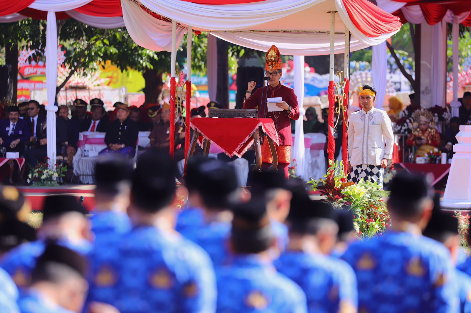 Pakai Baju Adat Aceh, Bupati Hartopo Ajak Masyarakat Tingkatkan Semangat Persatuan