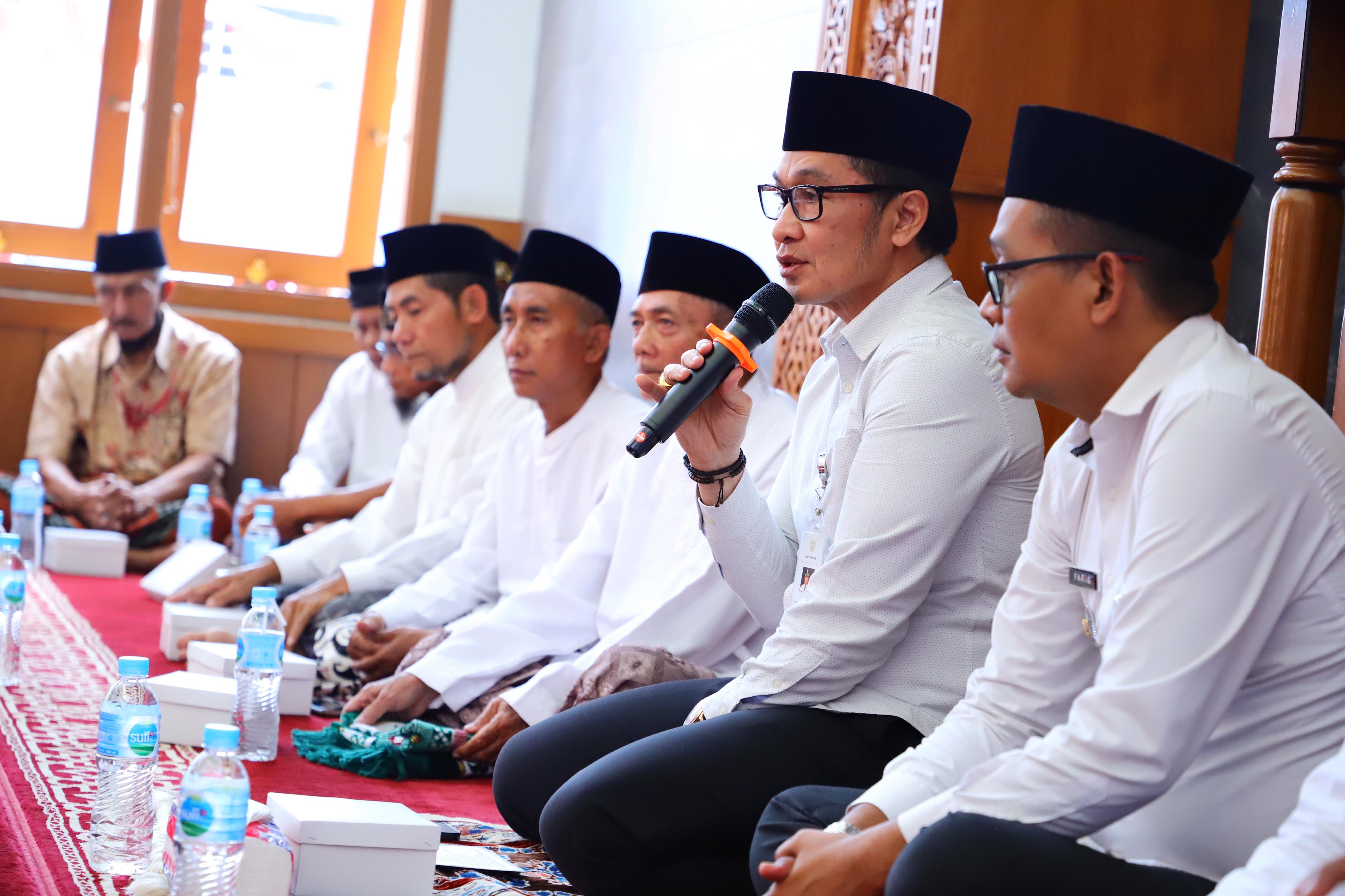 Protokol Kesehatan dan Kenyamanan Masjid Taqwa Dipuji Bupati Hartopo
