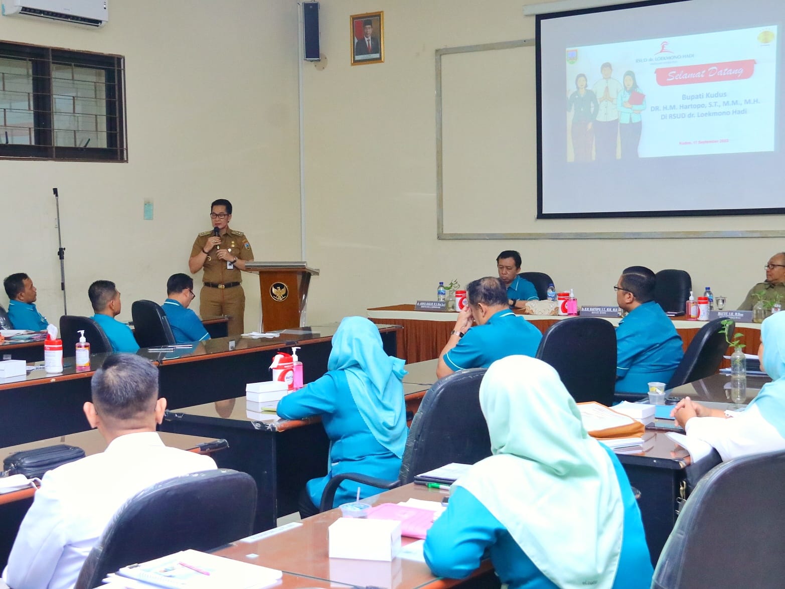 Berikan Pembinaan, Bupati Kudus Minta RSUD dr. Loekmono Hadi Menomorsatukan Pelayanan