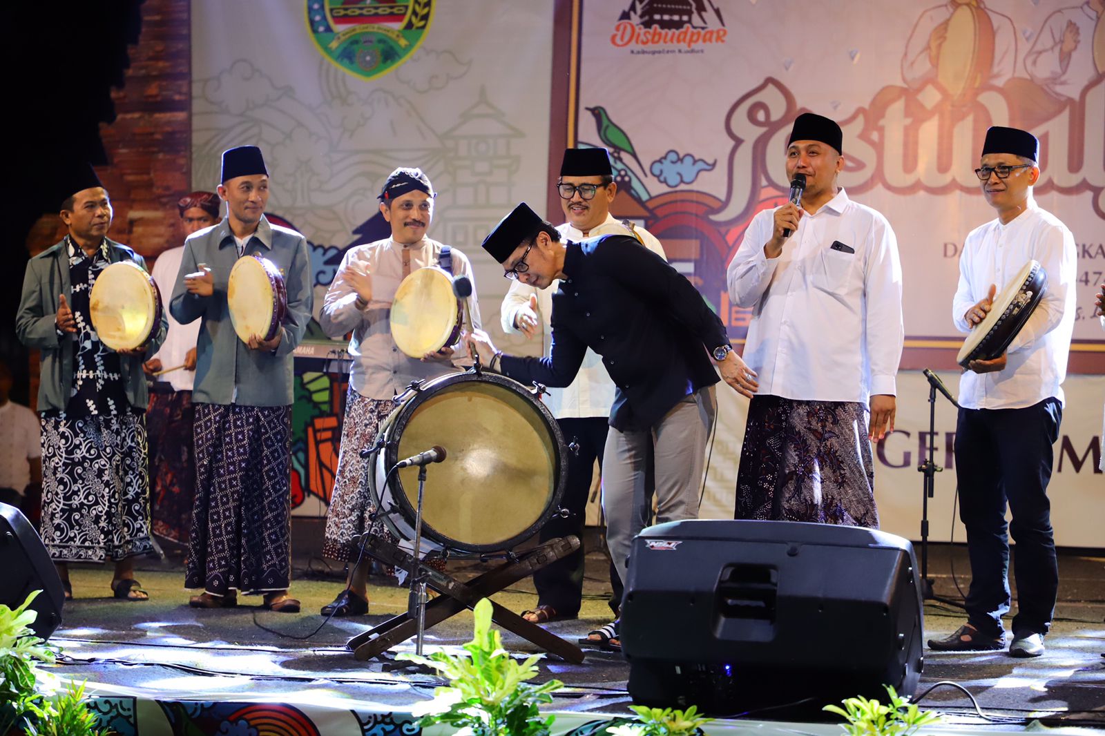 Santri Kudus Berselawat Bersama, Bupati Hartopo Dukung Festival Rebana