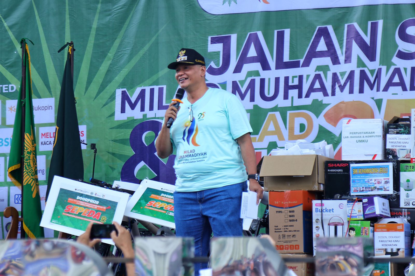 Pj Bupati Kudus Ajak Masyarakat Jalan Sehat dalam Peringatan Milad Muhammadiyah dan UMKU