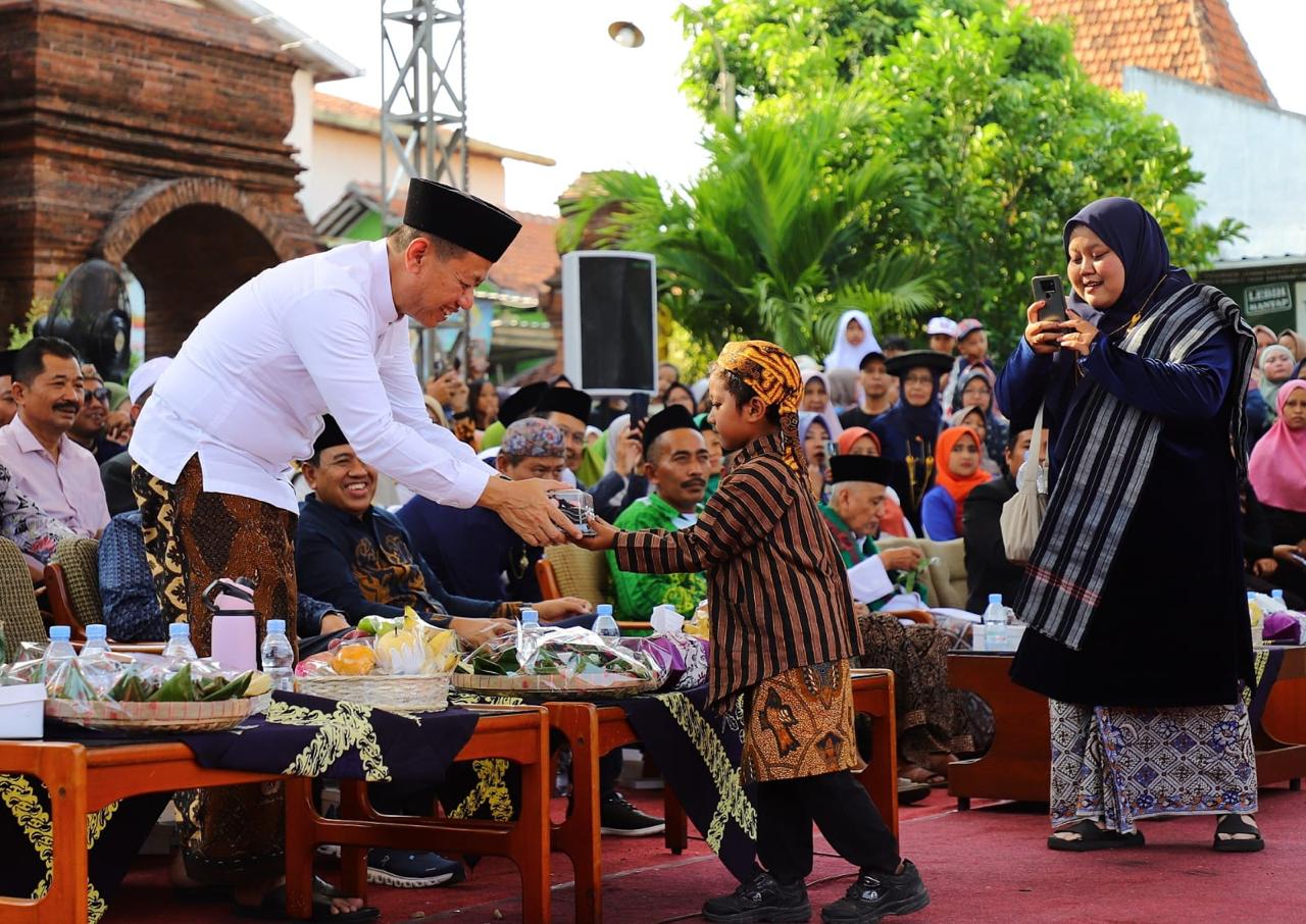 Ampyang Maulid : Harmoni Religi, Budaya, dan Pariwisata Kudus