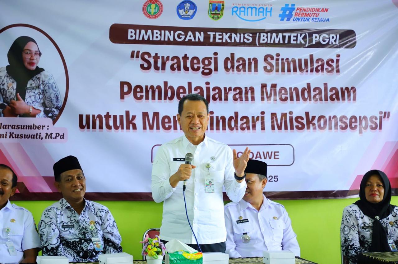 Bupati Kudus Buka Bimtek PGRI: Guru Harus Terus Belajar dan Berinovasi