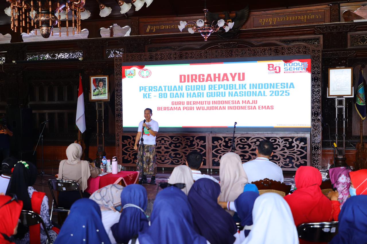 Peringati HUT PGRI dan Hari Guru Nasional ke-80, Bupati Kudus Apresiasi Dedikasi Guru