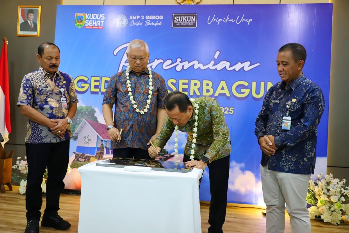 Bupati Kudus Resmikan Gedung Serbaguna SMPN 2 Gebog, Perkuat Fondasi Generasi Cedas