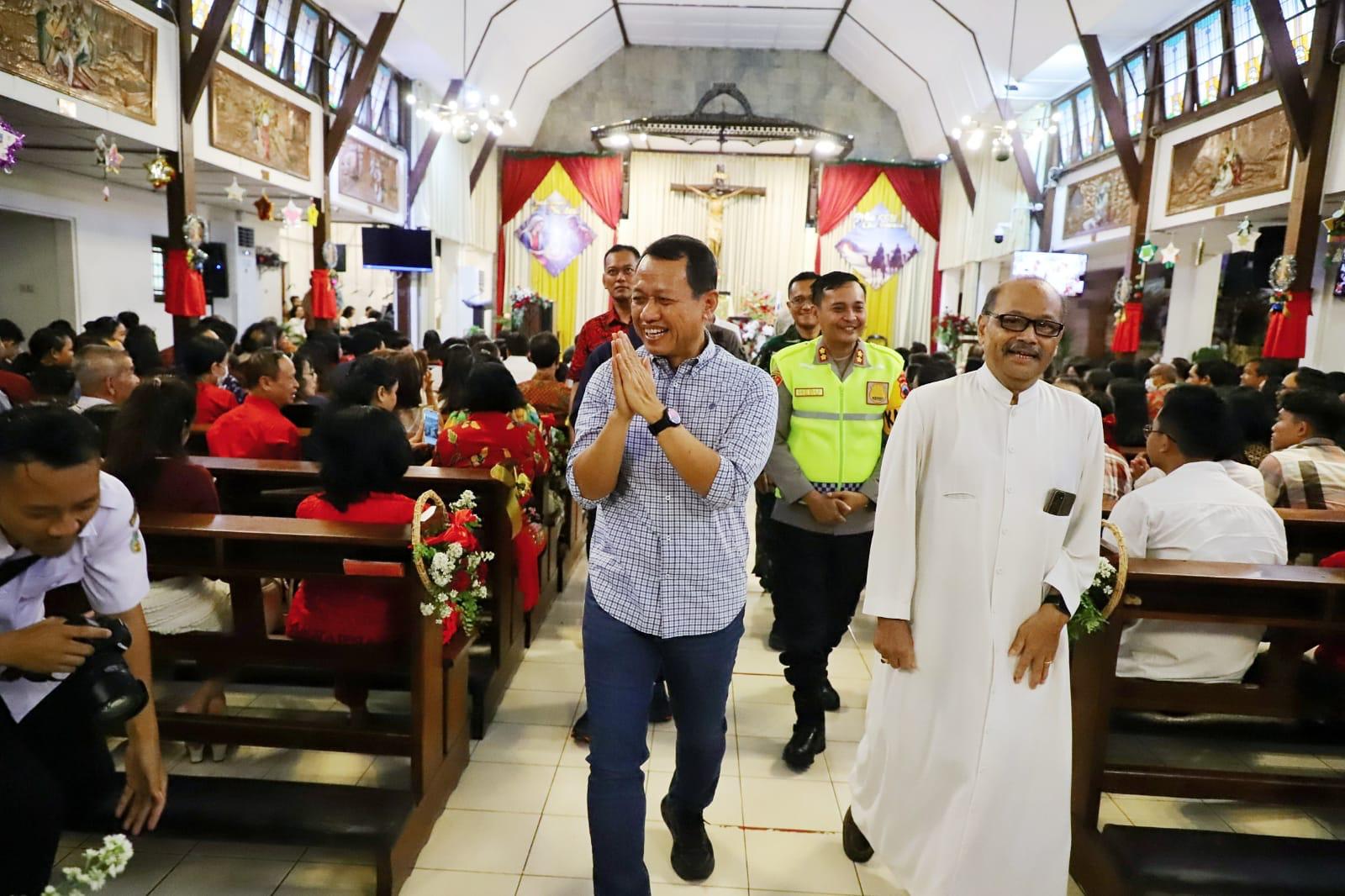 Bupati Sam’ani Pastikan Perayaan Natal Aman, Perkuat Kudus sebagai Kota Toleransi