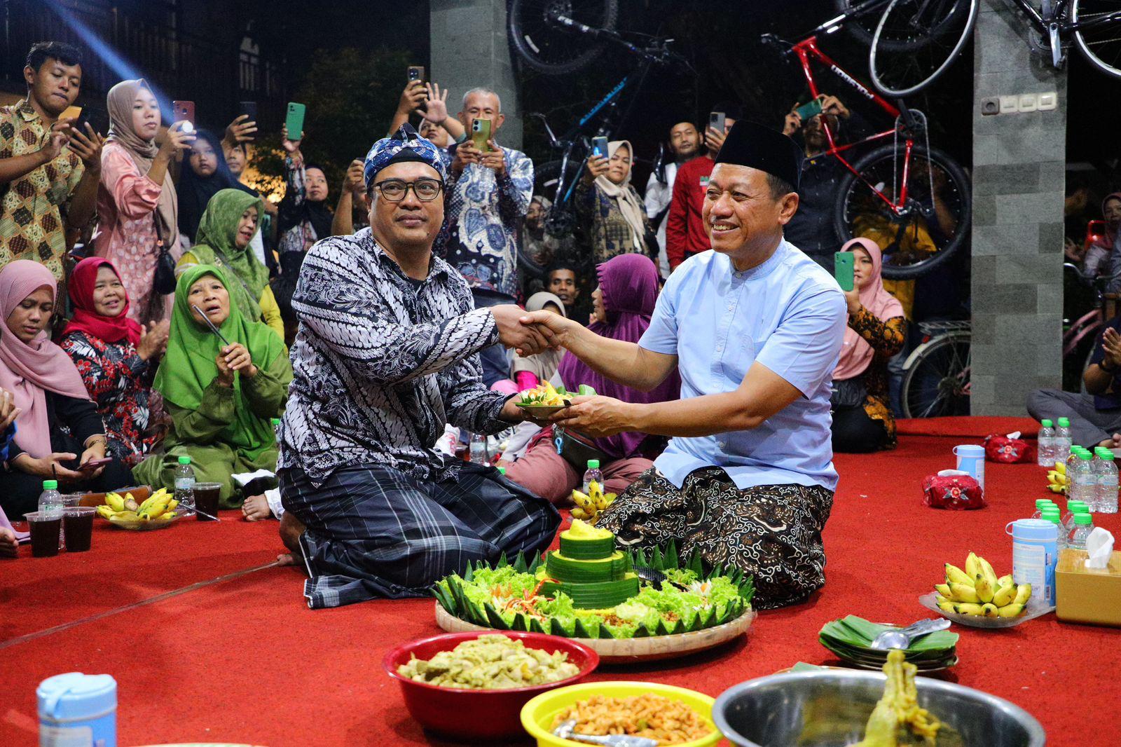 Bupati Sam’ani Dorong PKL Naik Kelas di HUT ke-13 Paguyuban PKL