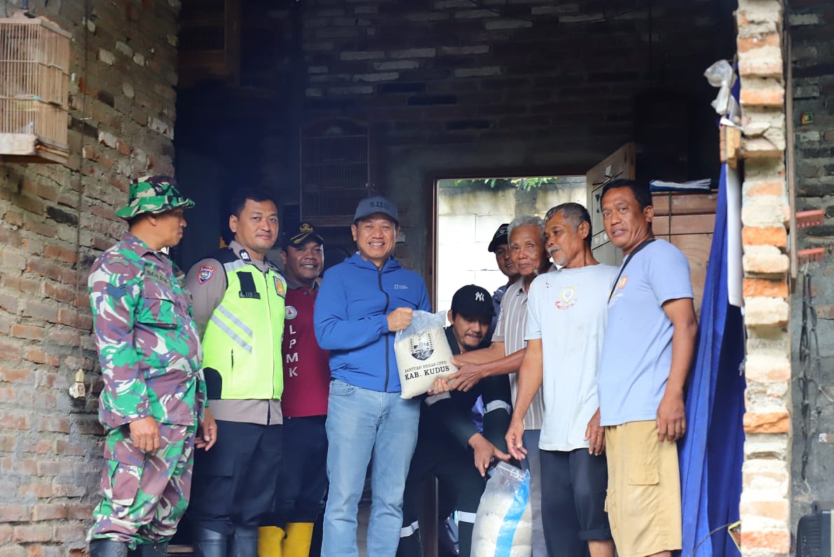 Bupati Sam’ani Gerak Cepat Tangani Rumah Warga Purwosari yang Tergerus Aliran Sungai