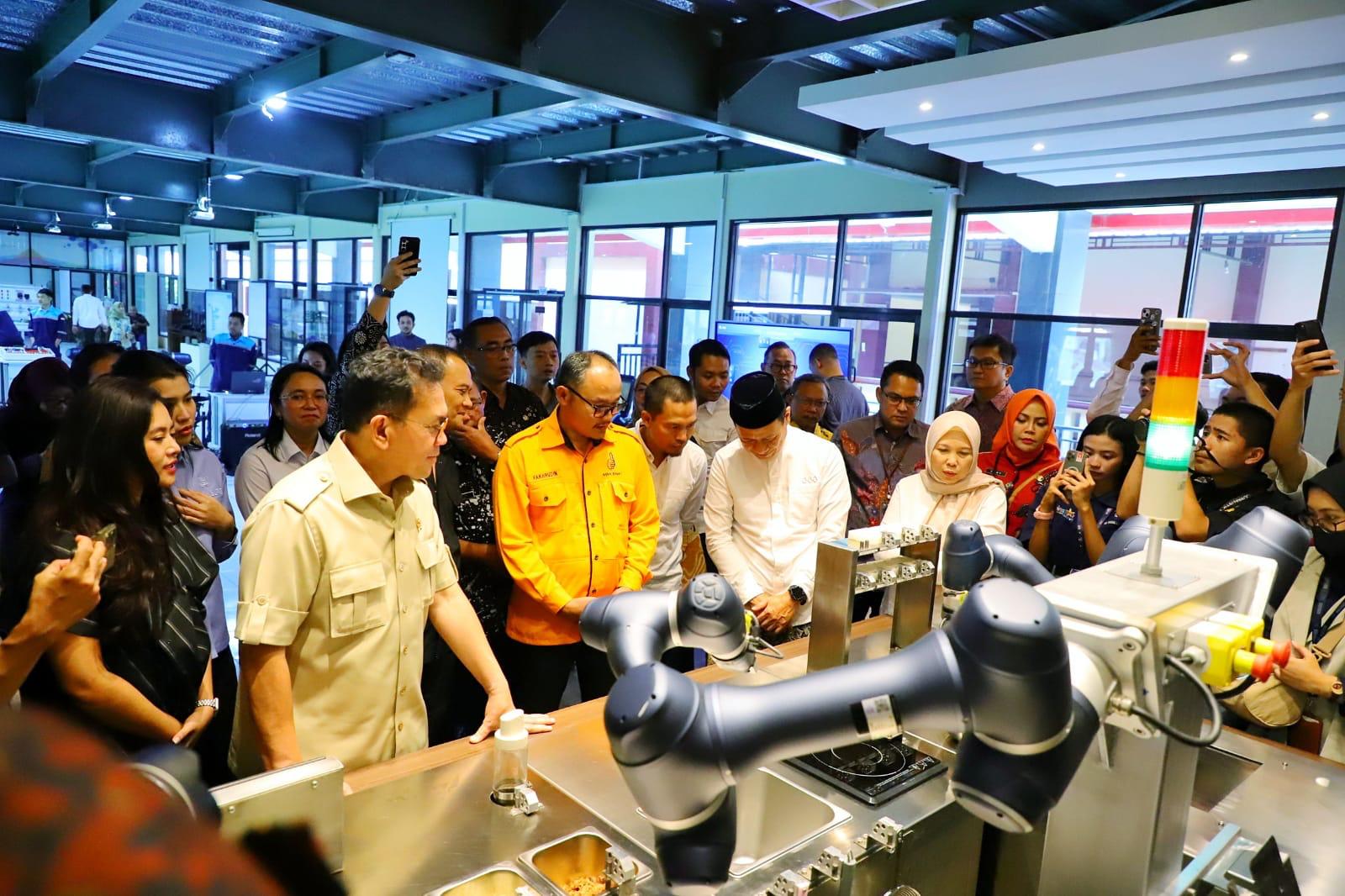 Dampingi Mendag, Bupati Kudus Dorong Lulusan Mekatronika Maritim Tembus Pasar Global