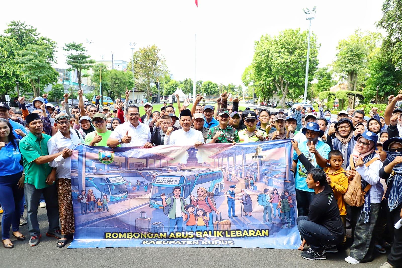 Bupati Kudus Lepas 300 Perantau, Doakan Selamat dan Sukses