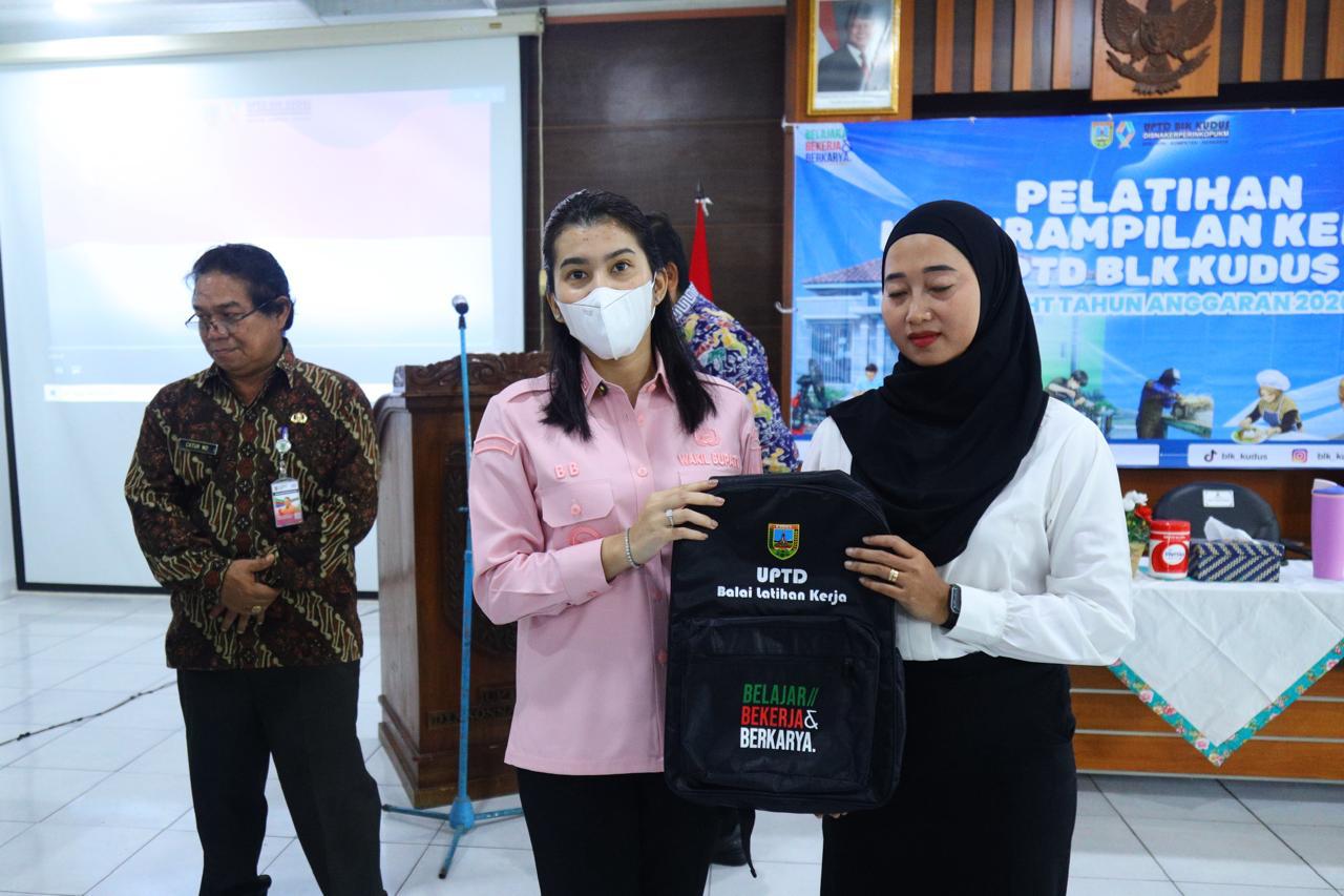 Wabup Bellinda Buka Pelatihan Keterampilan Kerja 2026