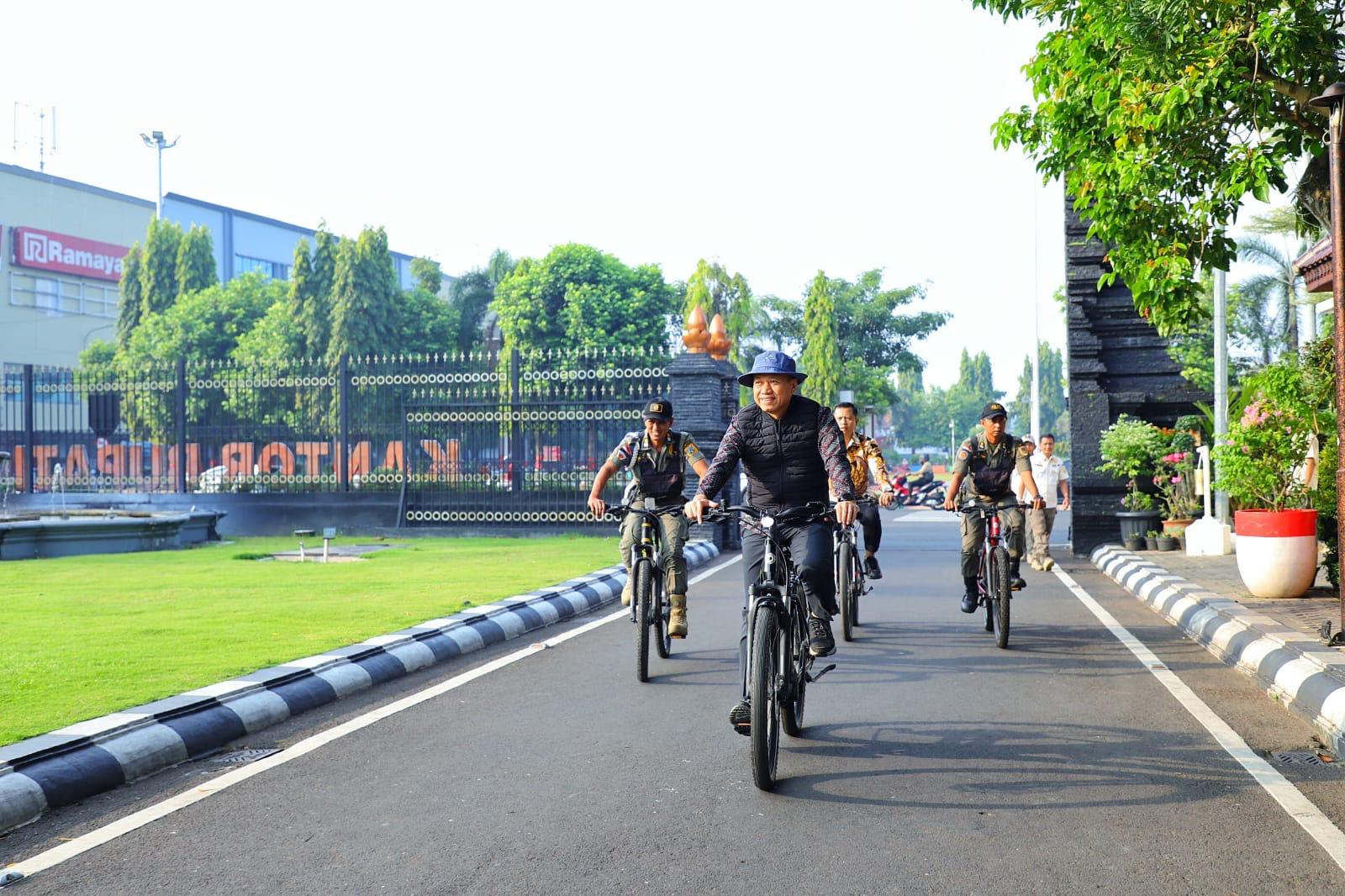 Selasa Bersepeda, Bupati Kudus Ajak Masyarakat Hidup Sehat dan Hemat Energi